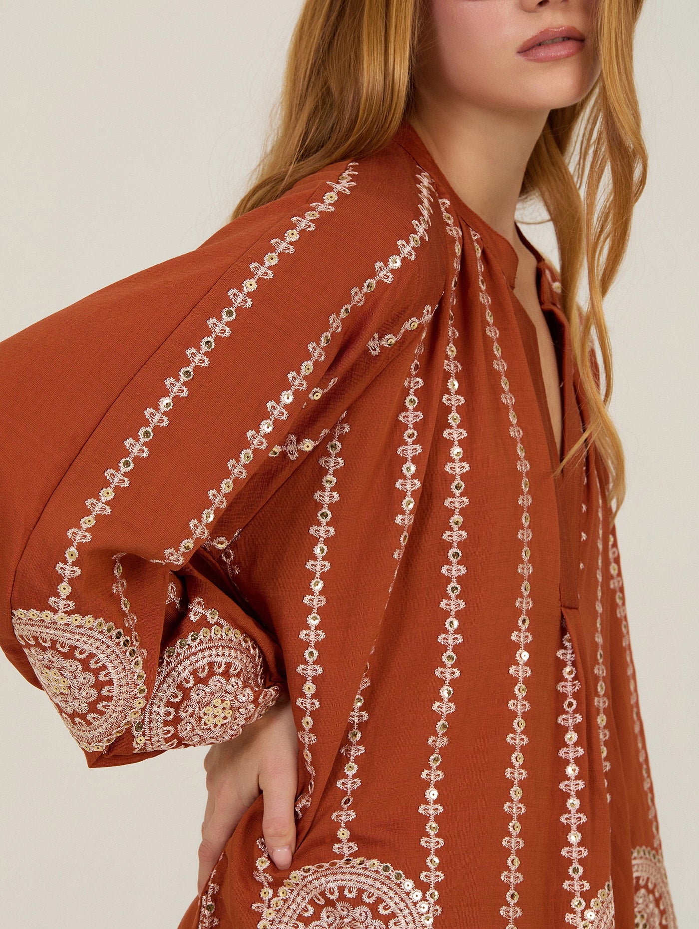 Vestido largo bordado