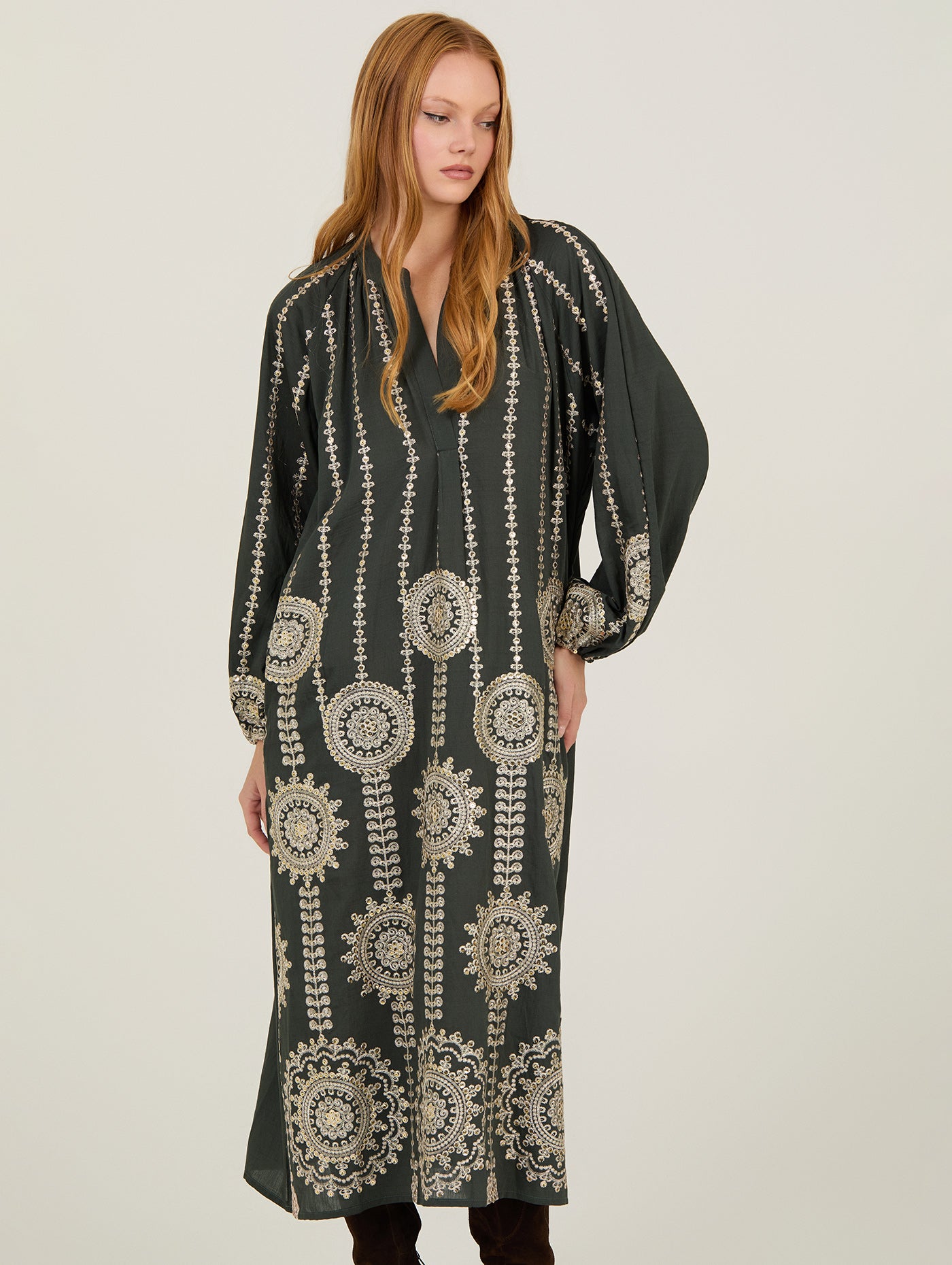 Vestido largo bordado