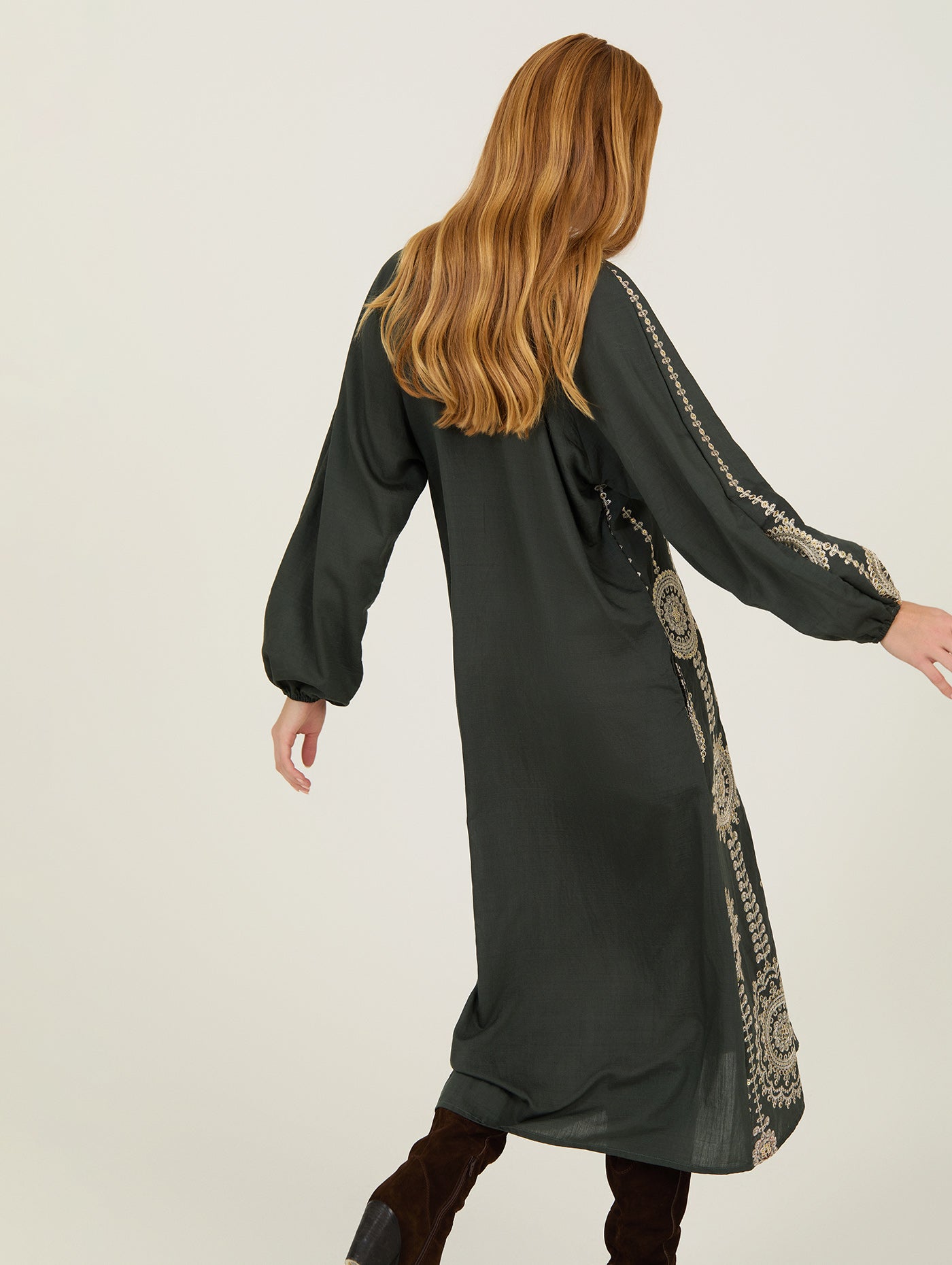 Vestido largo bordado