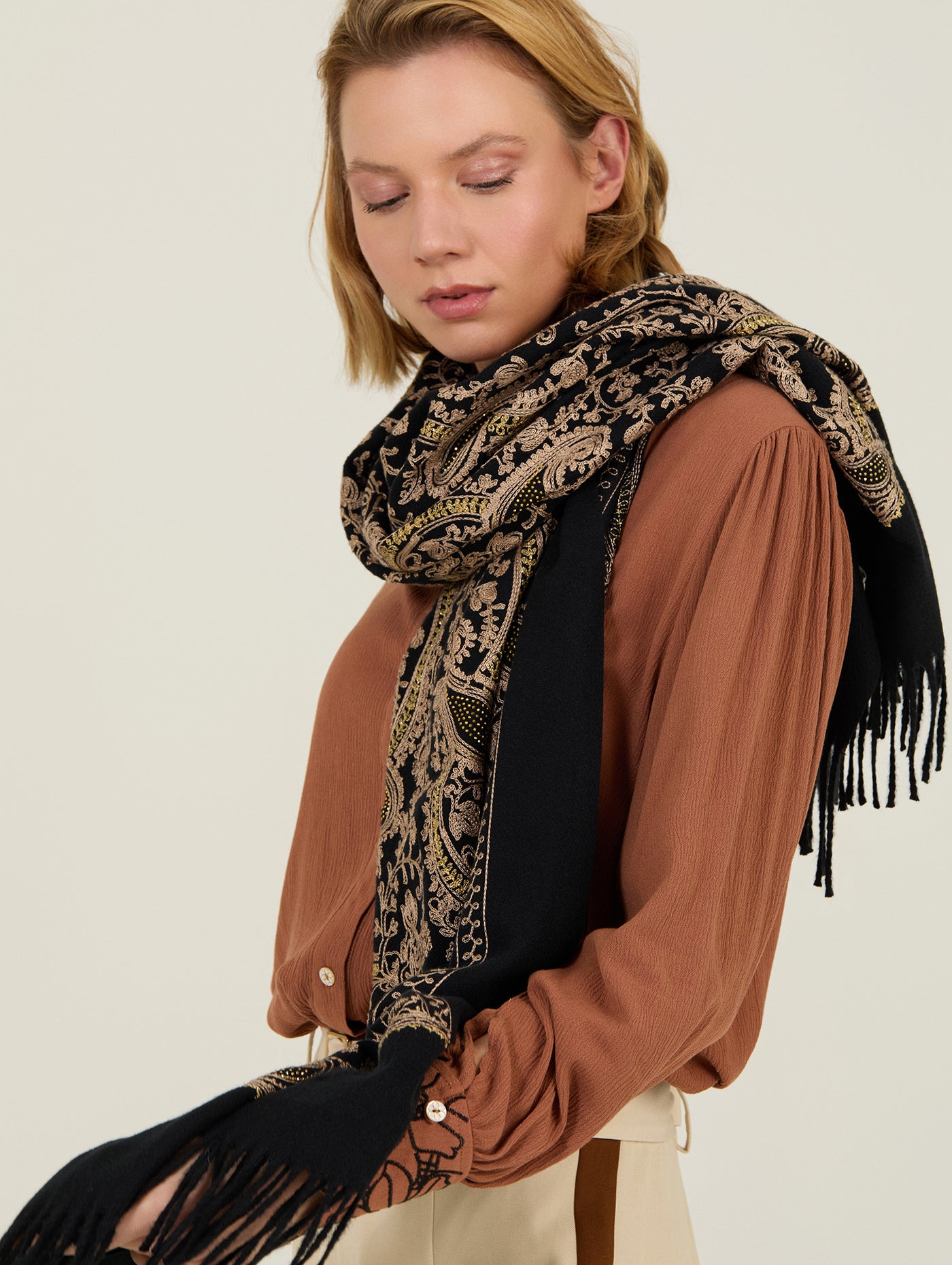 Pañuelo pasley negro