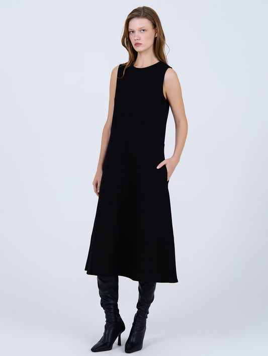 Vestido evasé negro