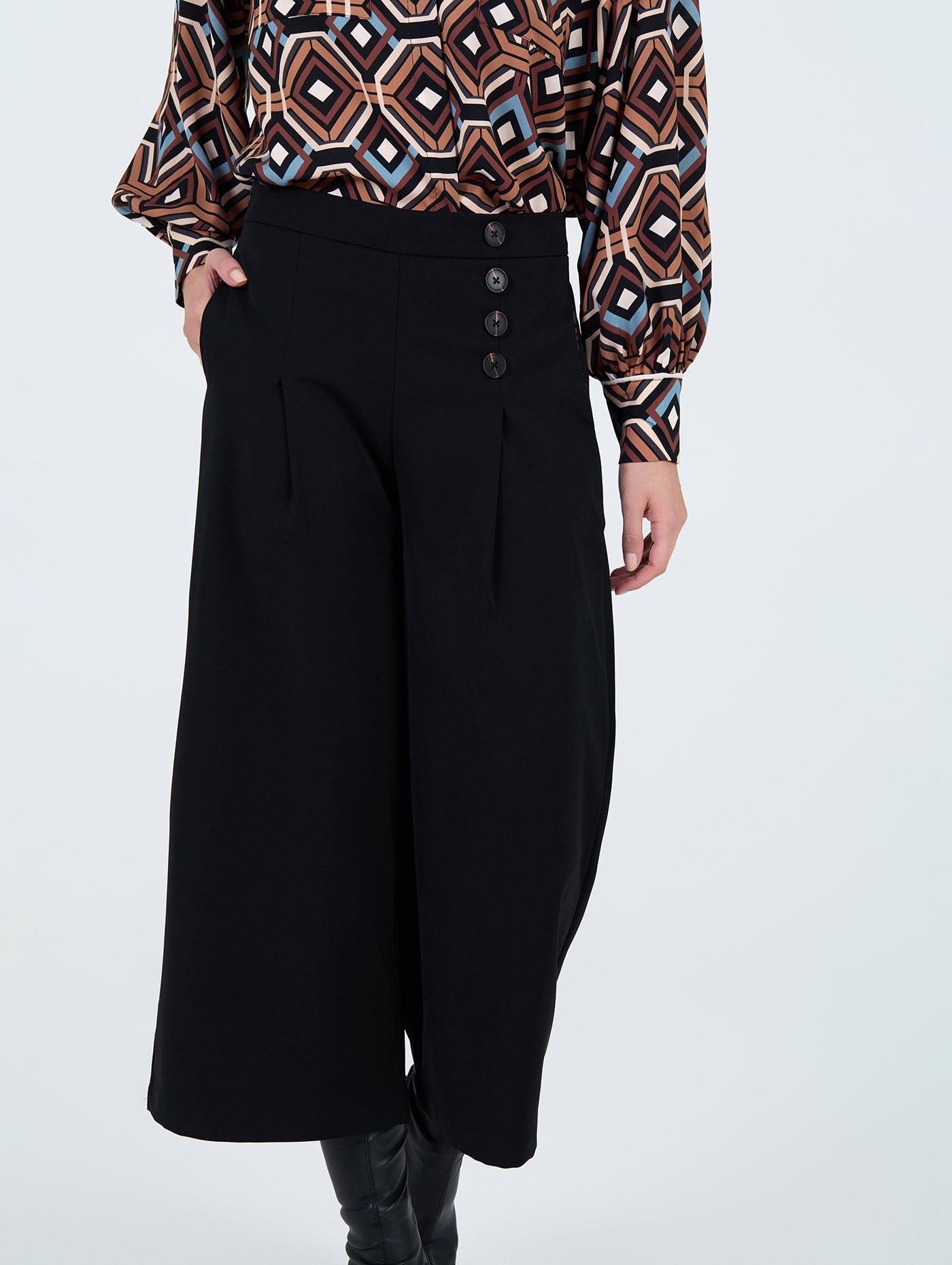 Pantalón tobillero fluido