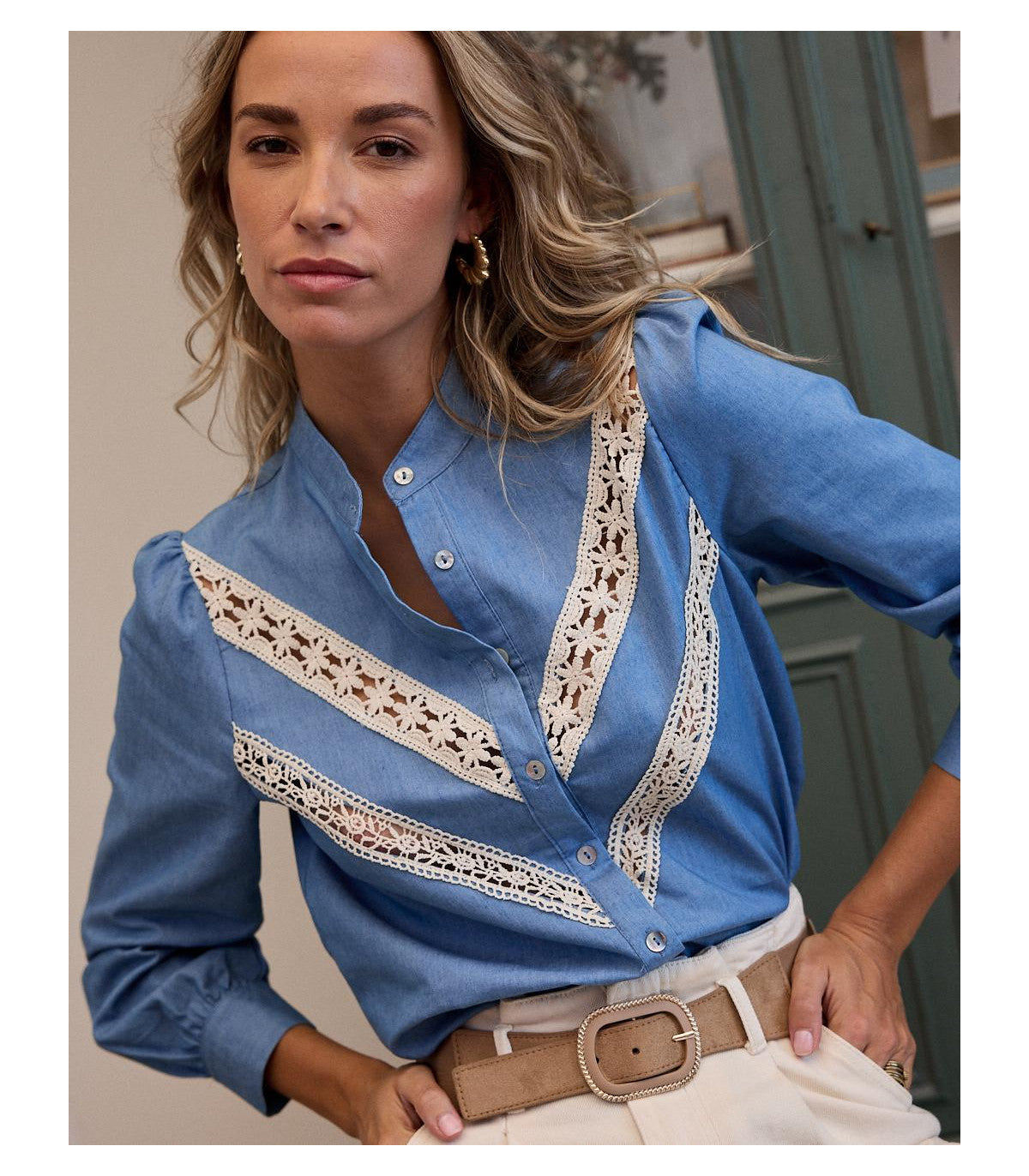 Camisa vaquera con bordados