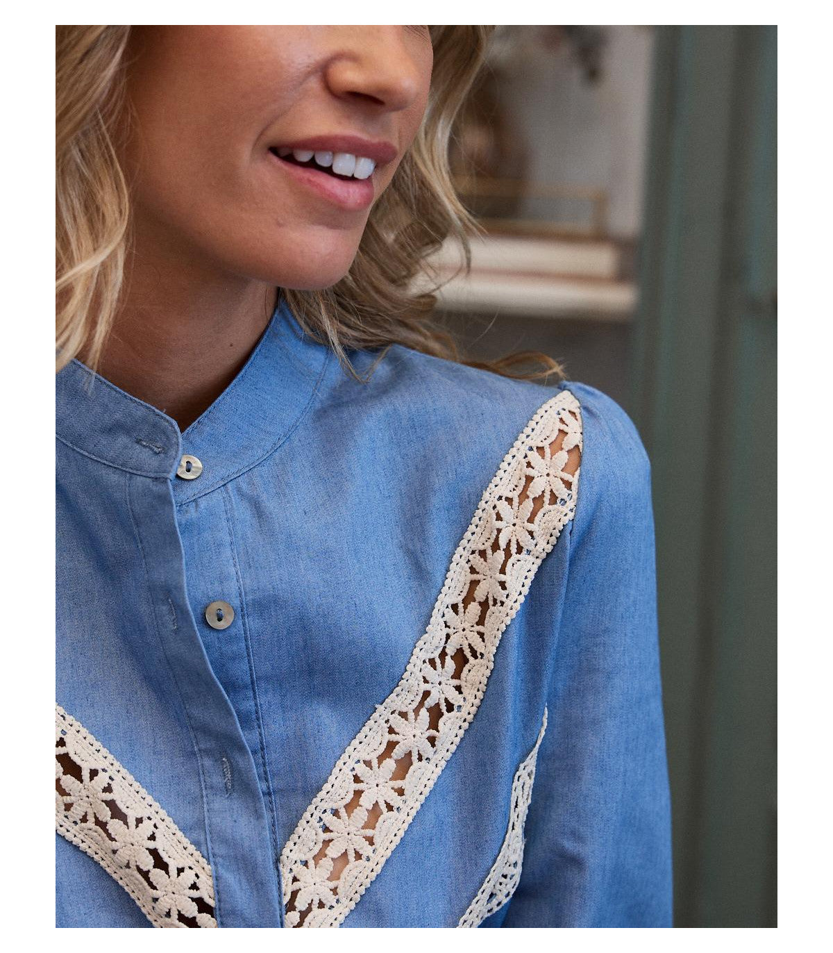 Camisa vaquera con bordados